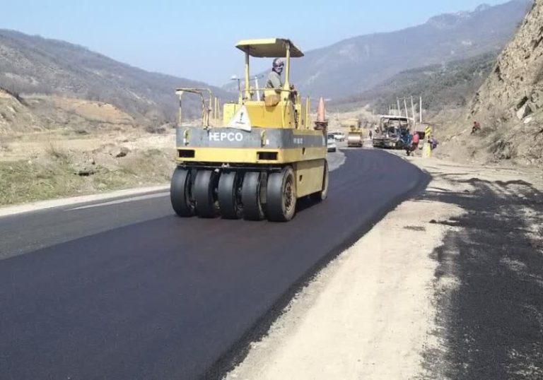 بهسازی بیش از ۱۸ کیلومتر از راه‌های روستایی شهرستان سرعین